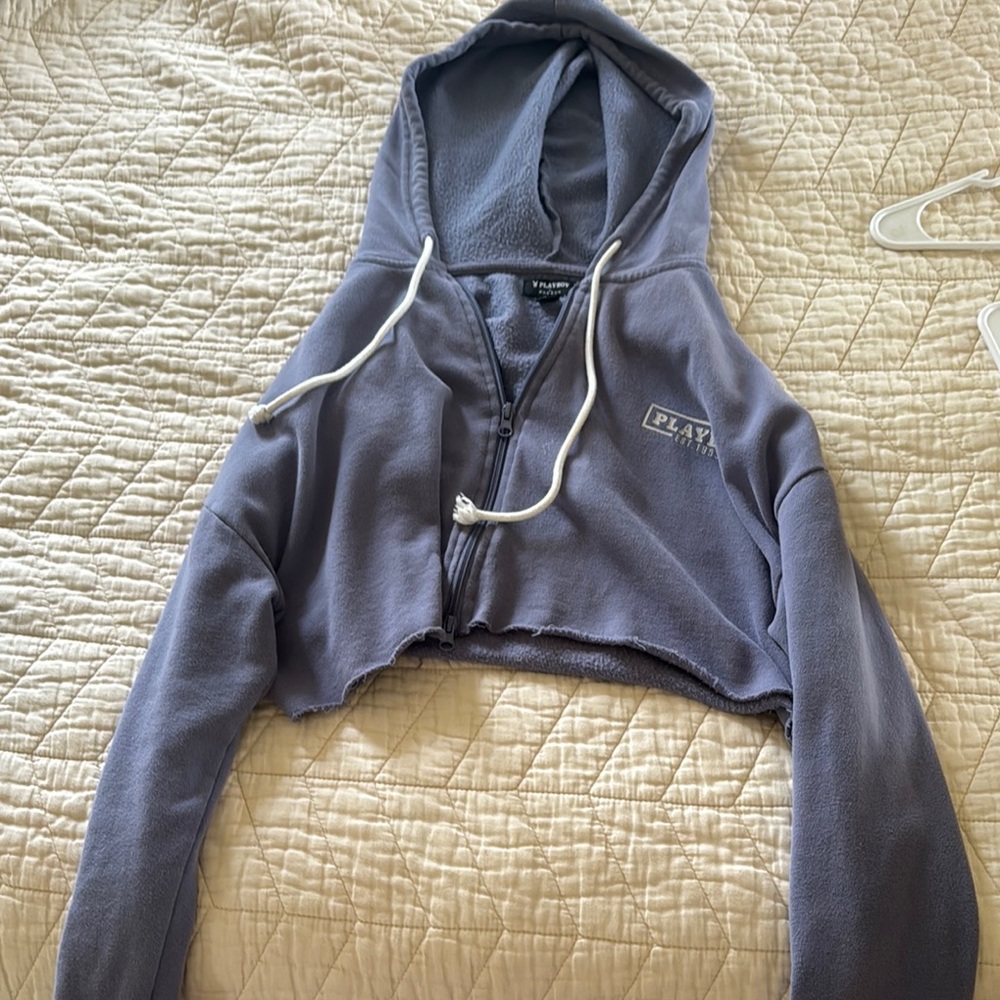 PLAYBOY Cropped Hoodie in Gray